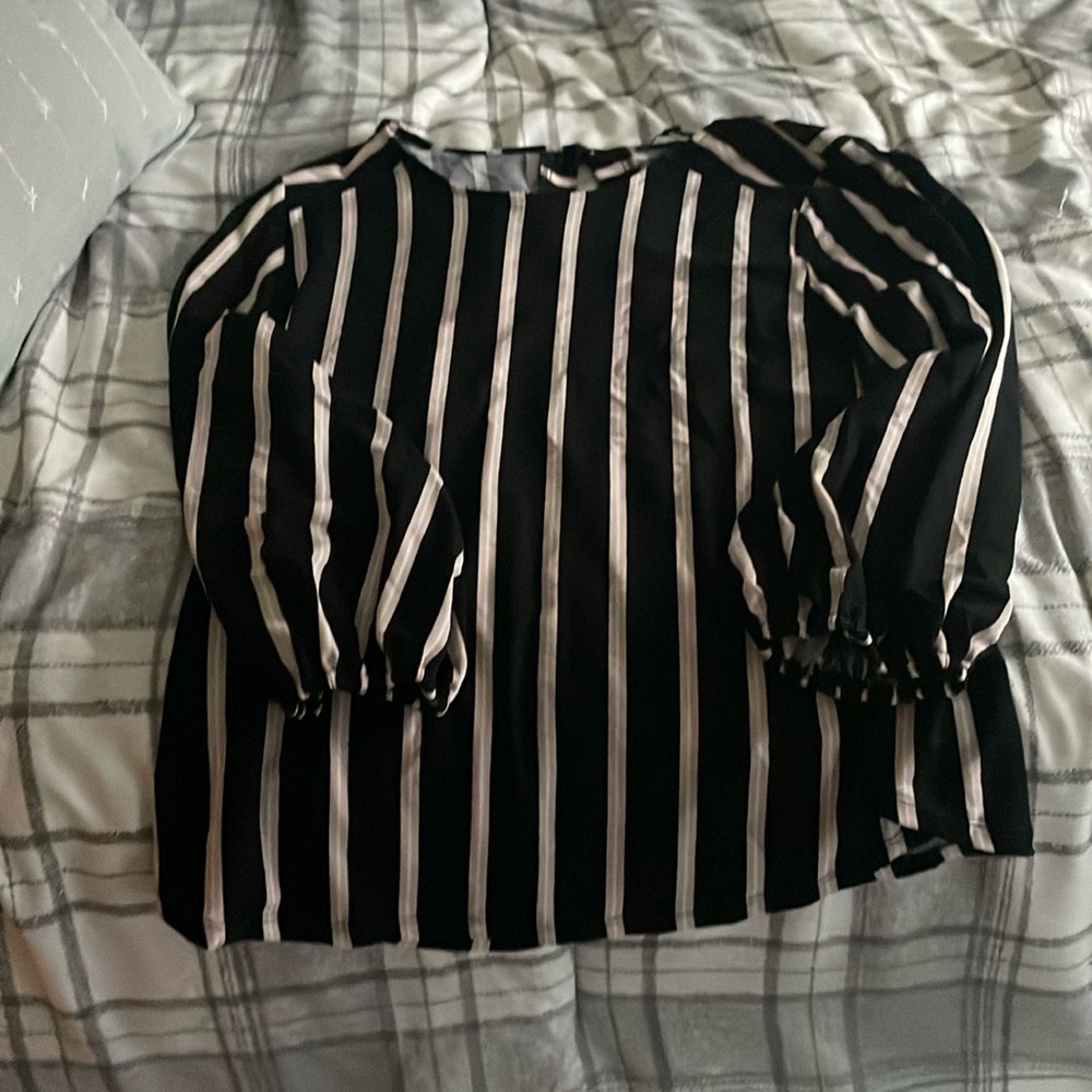 Size Large Adrianna Patell dress top.